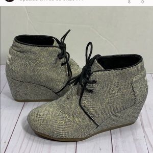 Toms lace up cloth wedges